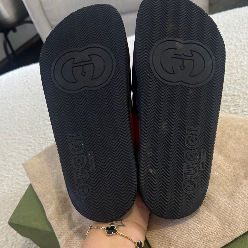 Gucci Red and Dark Green Crisscross Rubber Slide Sandals - Picture 3 of 8